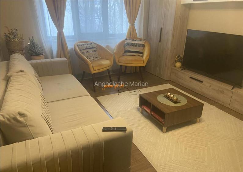 Apartament 3 camere , Zona Spitalul Judetean , et 2/4 , reno