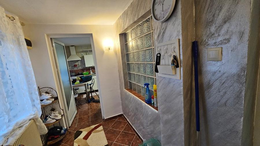 URGENT -Zona AFI Palace casa 2007 parter 3 camere  la 109000 euro - 8