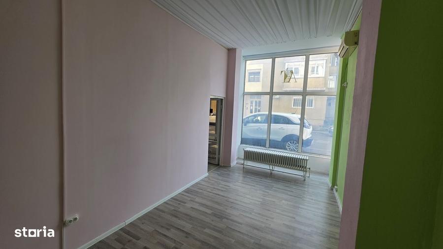 Spațiu comercial, de 120 mp, în Central