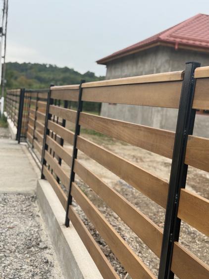 Casă cu 3 camere în Vulcana-Pandele