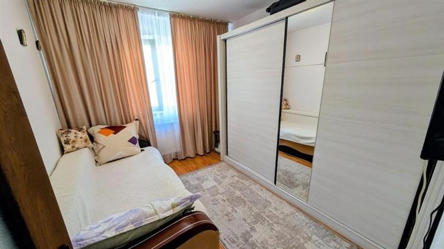 Apartament cu 2 camere semidecomandat, mobilat în Noua