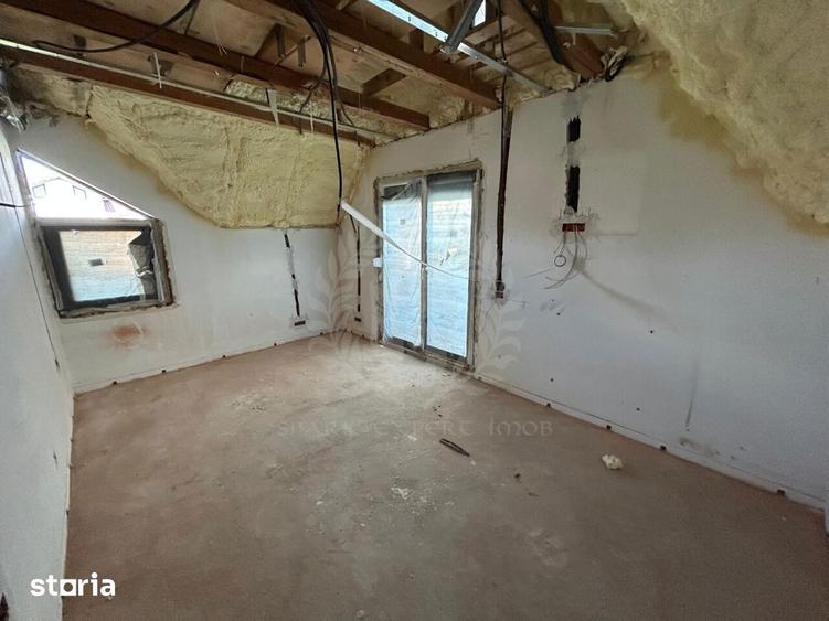 Casă cu 6 camere cu Teren 467 Mp în Crevedia