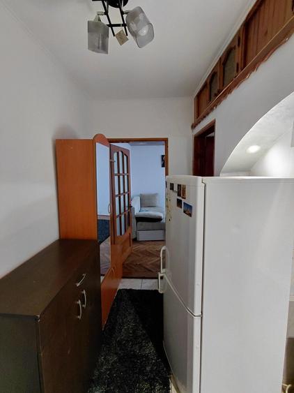 Apartament cu 2 camere semidecomandat în Preajba Mare