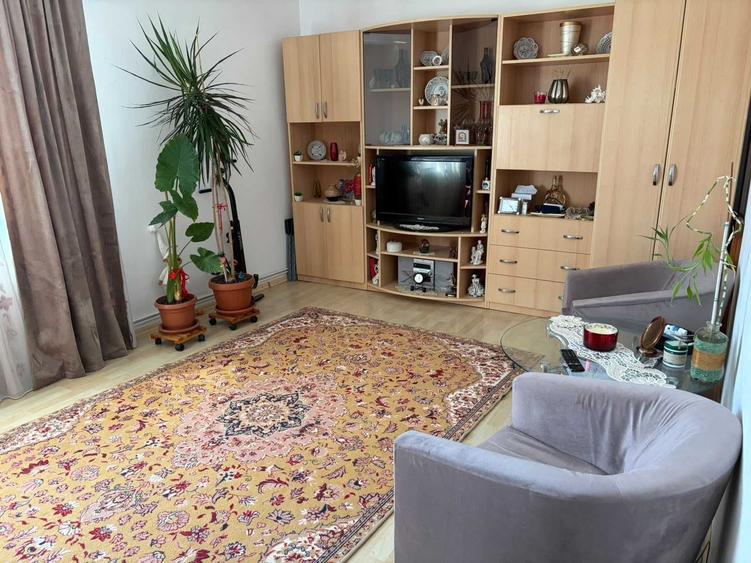 Apartament cu 2 camere decomandat în Mărăști