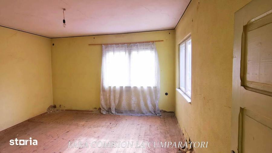 Casă cu 3 camere cu Teren 2013 Mp în Central