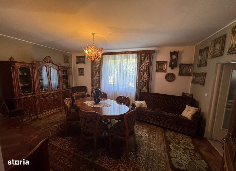 Casă cu 4 camere decomandat în Aradul Nou