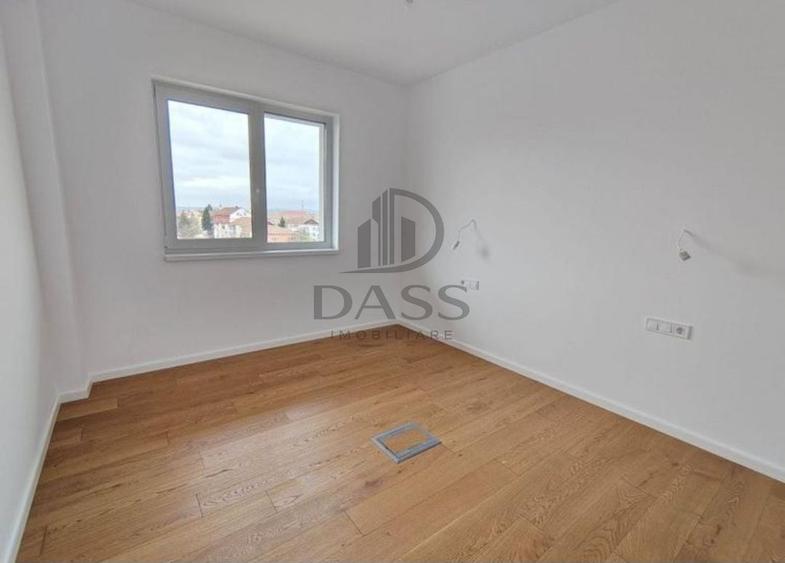 Apartament cu 4 camere decomandat în Hipodrom 1