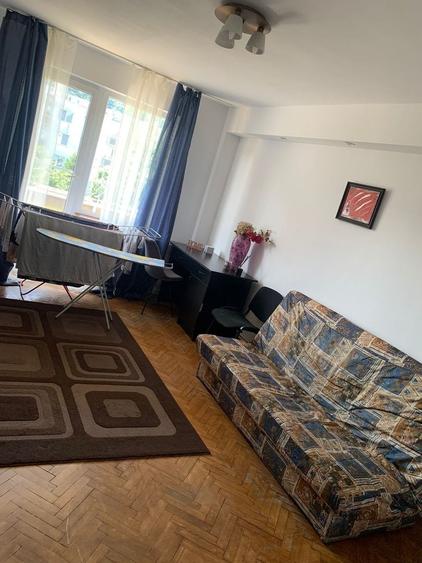 Apartament cu 2 camere decomandat în Pandurilor
