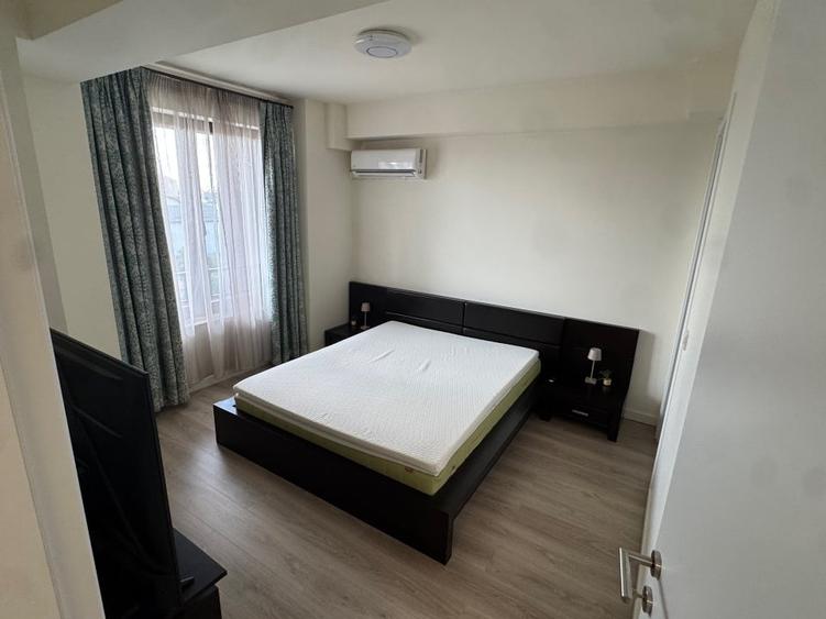 Apartament cu 3 camere, mobilat în Central