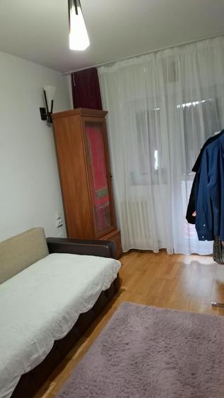 Apartament cu 4 camere decomandat în Dacia