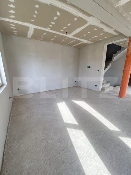 Casă individuală cu 4 camere cu Teren 2900 Mp în Exterior Sud