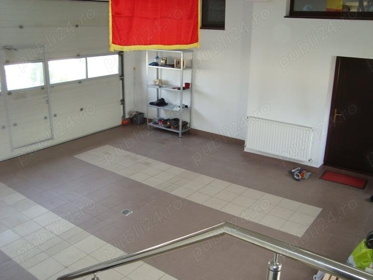 Casă cu 6 camere cu Teren 1570 Mp în Stâlpu