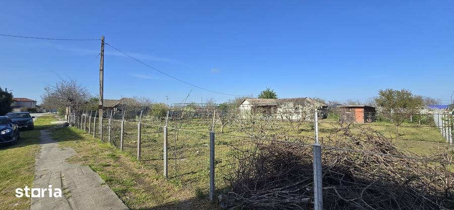 Casă cu 4 camere cu Teren 1917 Mp în Corbu