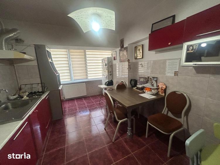 Apartament cu 5 camere în Central
