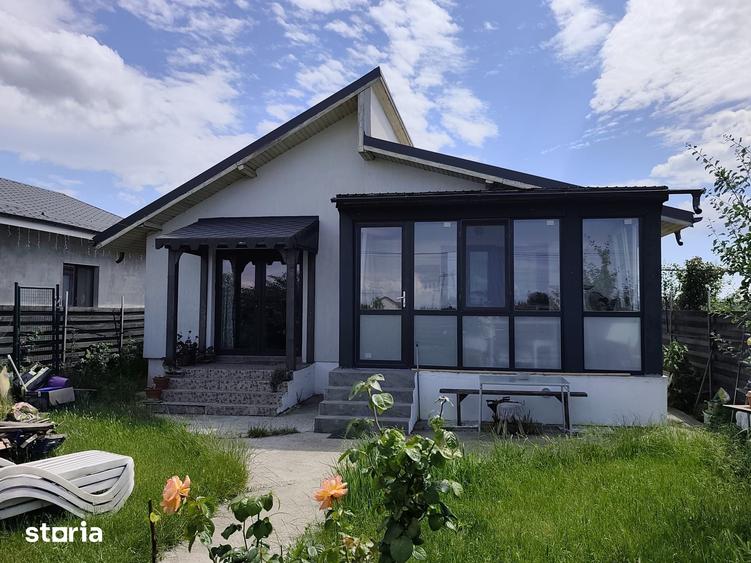 Casă cu 4 camere cu Teren 460 Mp în Joița