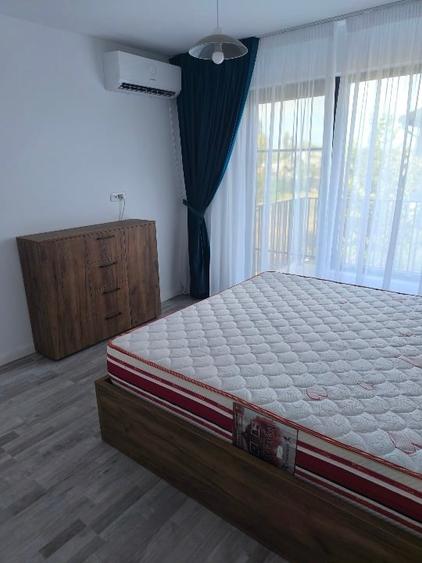 Duplex cu 4 camere cu Canalizare în Brătășanca