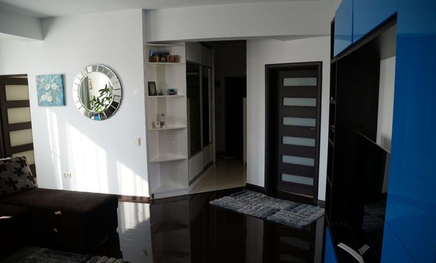 Apartament cu 3 camere decomandat, mobilat în Băneasa