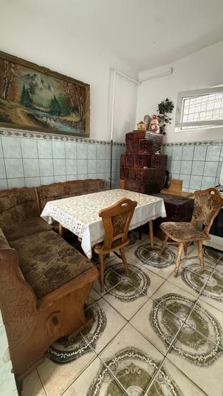 Casă individuală cu 3 camere cu Canalizare în Central