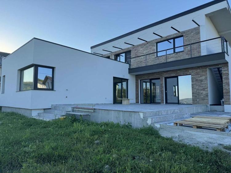 Apartament nou, la casa, 2 dormitoare+ living, terasa panoramica 60mp - 1