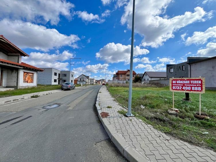Teren intravilan de construit 372MP Valu lui Traian Comision 0% - 8