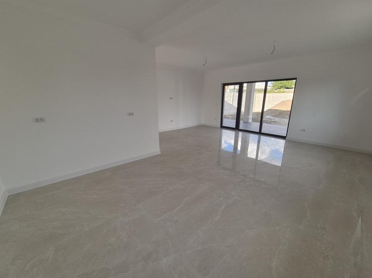 Vilă elegantă, finisată complet, Via Carmina – comision 0 - 1