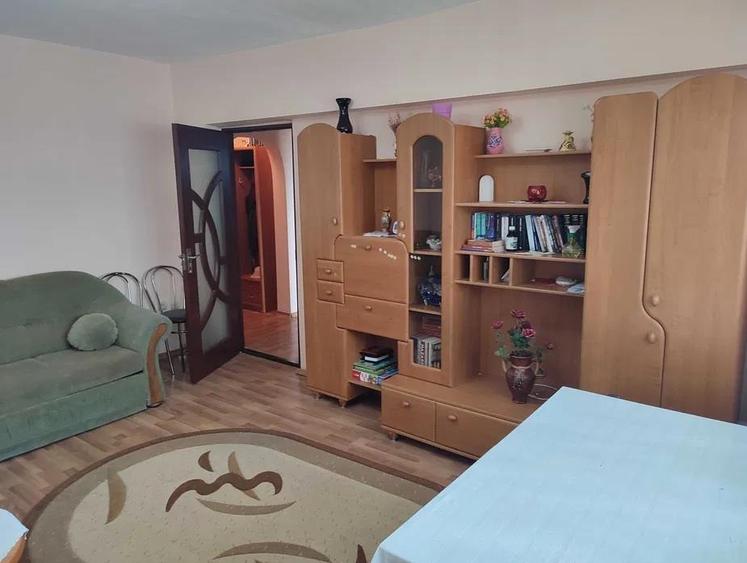 Ap. 2 camere confort 1 decomandat zona Radu Negru - 1