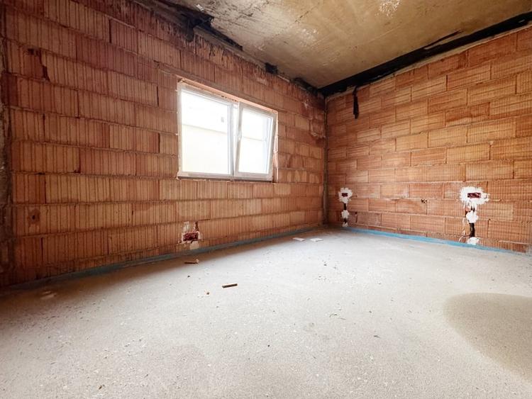 Duplex despartit prin camera tehnica, 121mp utili,350mp teren -Mosnita - 11