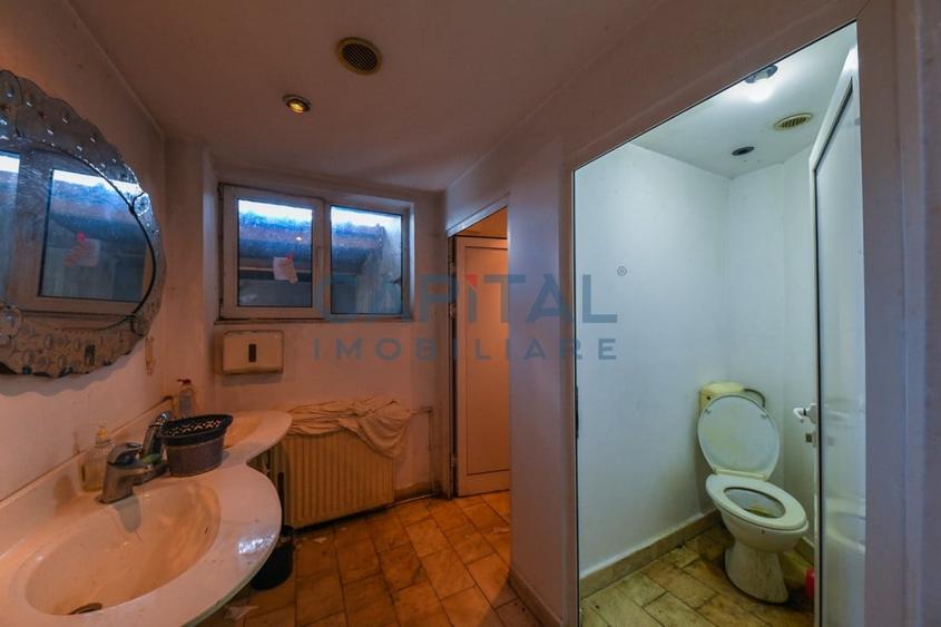 De vanzare Hotel, nefunctional, 70 camere + teren 3590 mp. - 12