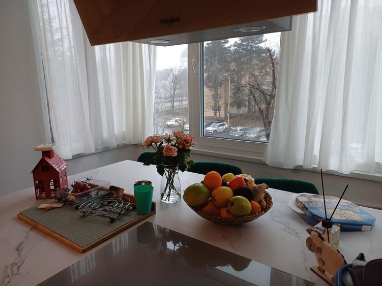 APARTAMENT 3 CAMERE cu living open SPACE. Este situat pe strada Neptun - 3