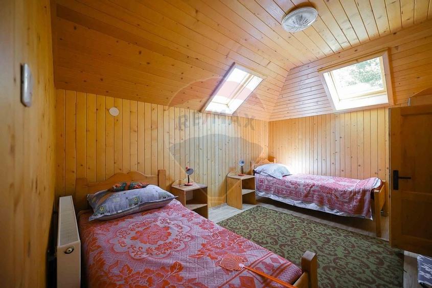 De vanzare Casa de Vacanta cu 3 camere, teren 1146 mp, Budureasa - 17