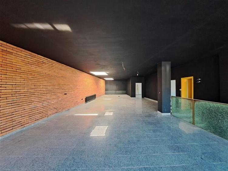 Spatiu comercial, 240 mp utili, situat in cartierul Someseni! - 2