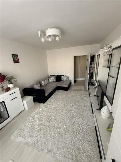 Apartament 2 Camere Luminos Etaj 1 Renovat Mobilat Utilat Loc Parcare - 3