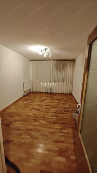 Vand Apartament 3 camere Vand Apartament 3 camere