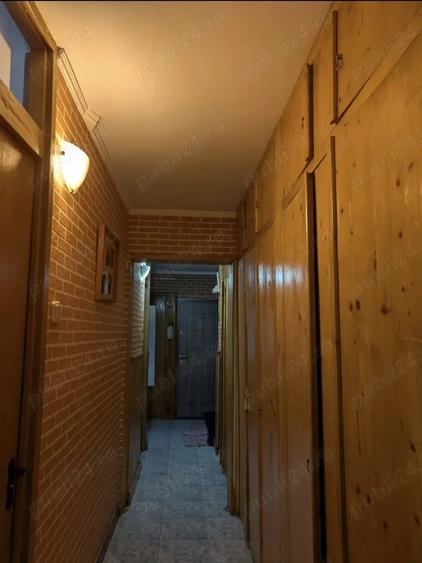 VAND apartament 3 camere Mioveni - 1