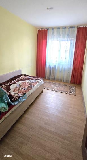 Apartament 3 camere DECOMANDAT, geam baie, bloc 1981, Dacia - 3