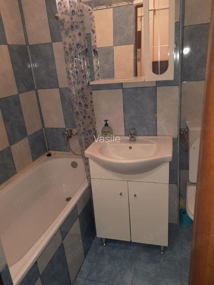 Proprietar inchiriez apartament cu doua camere.Pret 300 euro