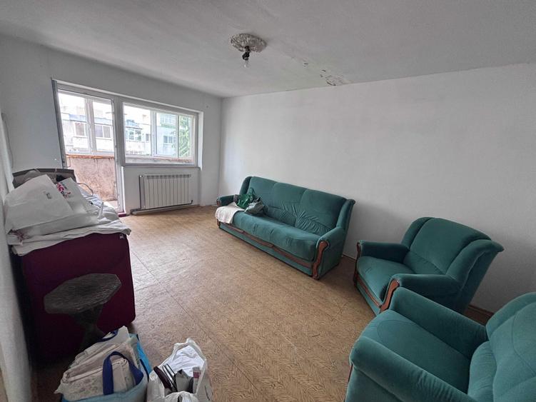 Apartament de vanzare 4 Camere Campina 77.000 euro negociabil - 1