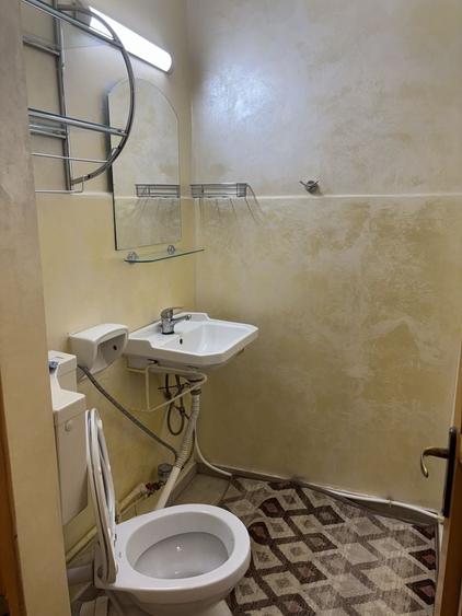 Apartament cu 3 camere decomandat în Nicolina