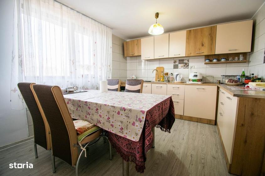 Casă cu 4 camere în Valea Roșie