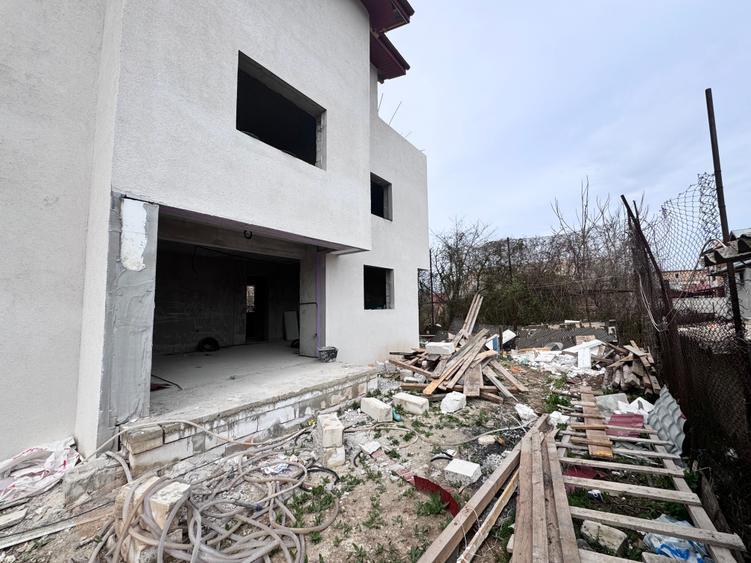 Promotie Casa P+1+M. 5 cam. Util 185mp. Teren 120mp - 1