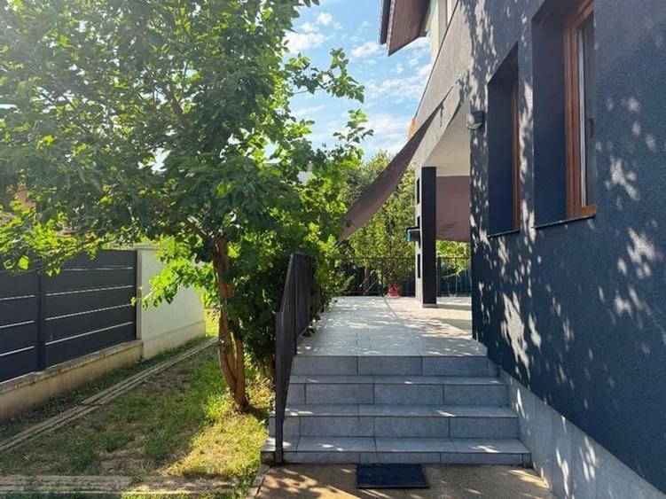 Casa spatioasa,perfecta pentru locuit sau investitie - 4