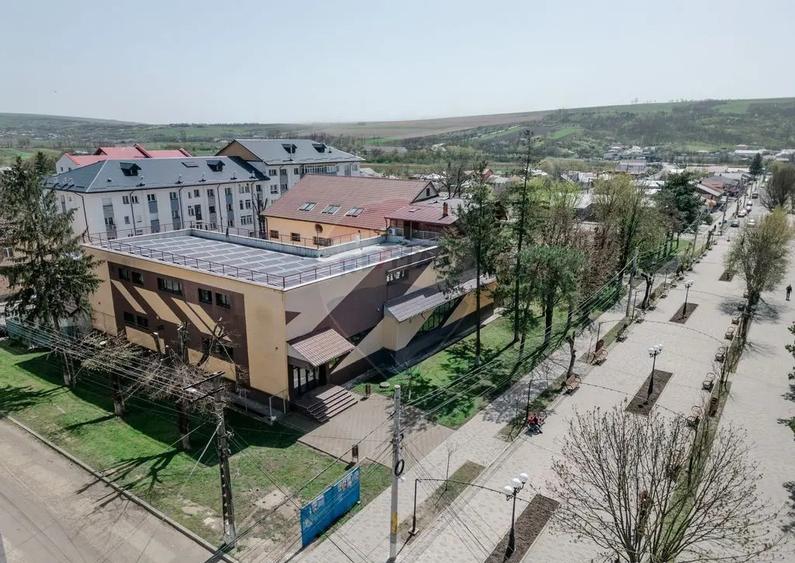 Spa?iu comercial de 1,460mp in zona Central - 12