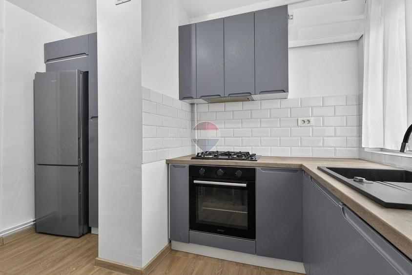 Apartament cu 4 camere decomandat în Polivalentă