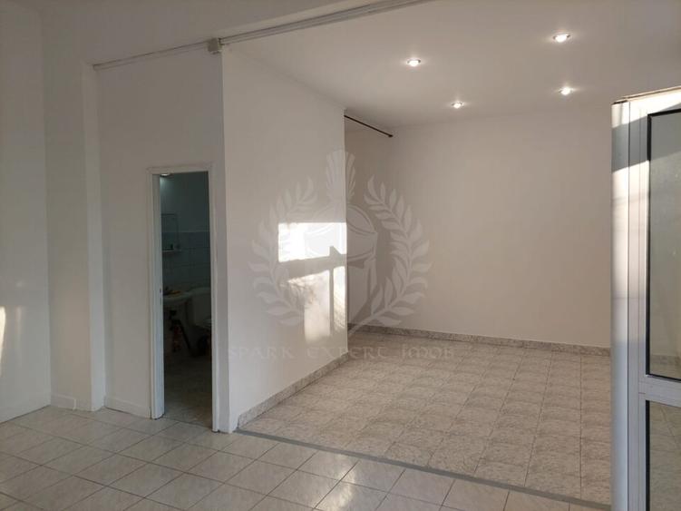 // SPATIU COMERCIAL//35 mp// CARAIMAN// - 1
