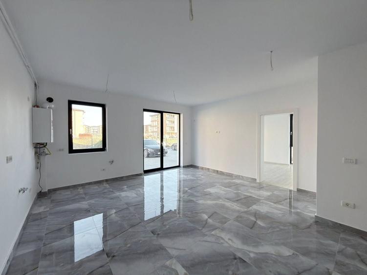 Spatiu Comercial 2 Camere - 89.000 euro - Zona Eso Giroc - 1