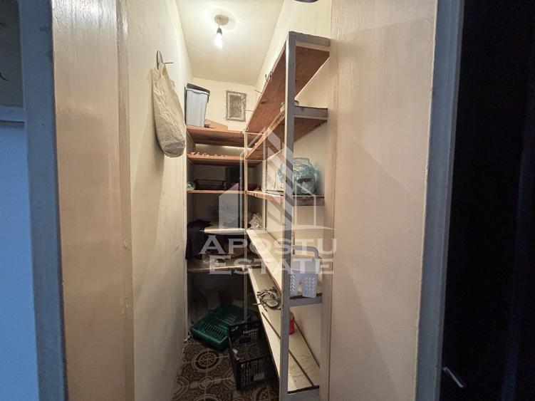 Apartament decomandat cu 3 camere, zona Dambovita, etaj intermediar - 9