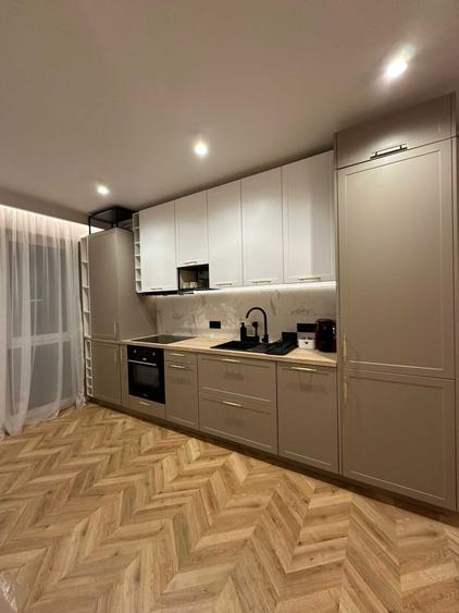 Apartament cu 3 camere decomandat în Sud