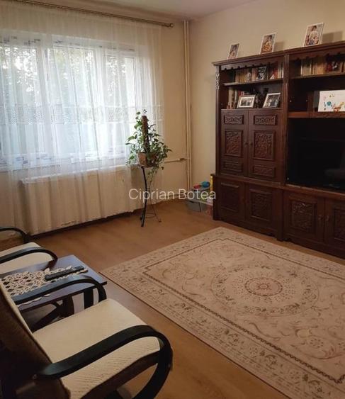 2 camere 1983 decomandat Morarilor 2 camere 1983 decomandat Morarilor