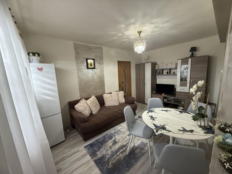 De Vanzare Apartament cu 2 camere - 3