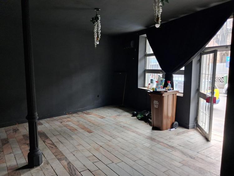 BRASADAS inchiriaza spatiu comercial stradal cu 3 intrari. - 3